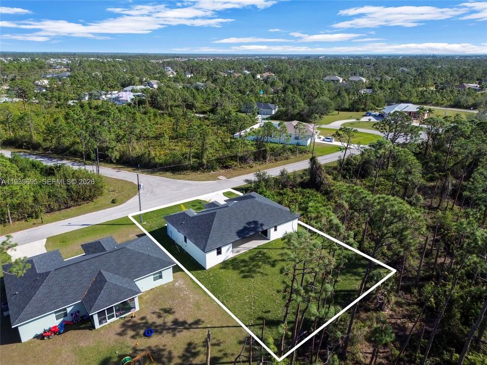 For Sale: $349,000 (4 beds, 2 baths, 1800 Square Feet)