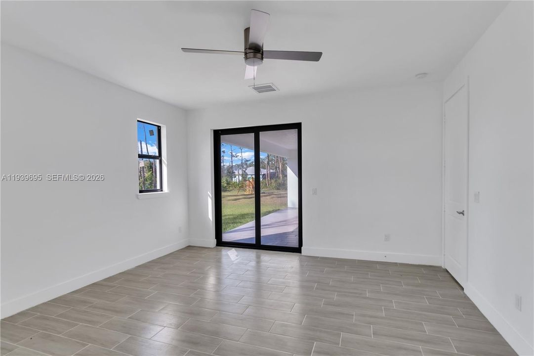 For Sale: $349,000 (4 beds, 2 baths, 1800 Square Feet)