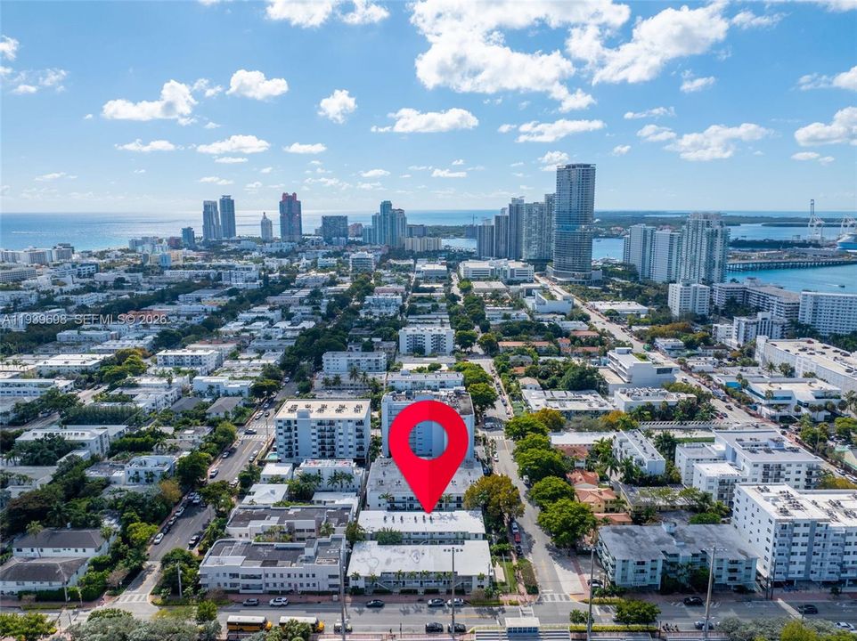 For Sale: $499,000 (2 beds, 2 baths, 925 Square Feet)