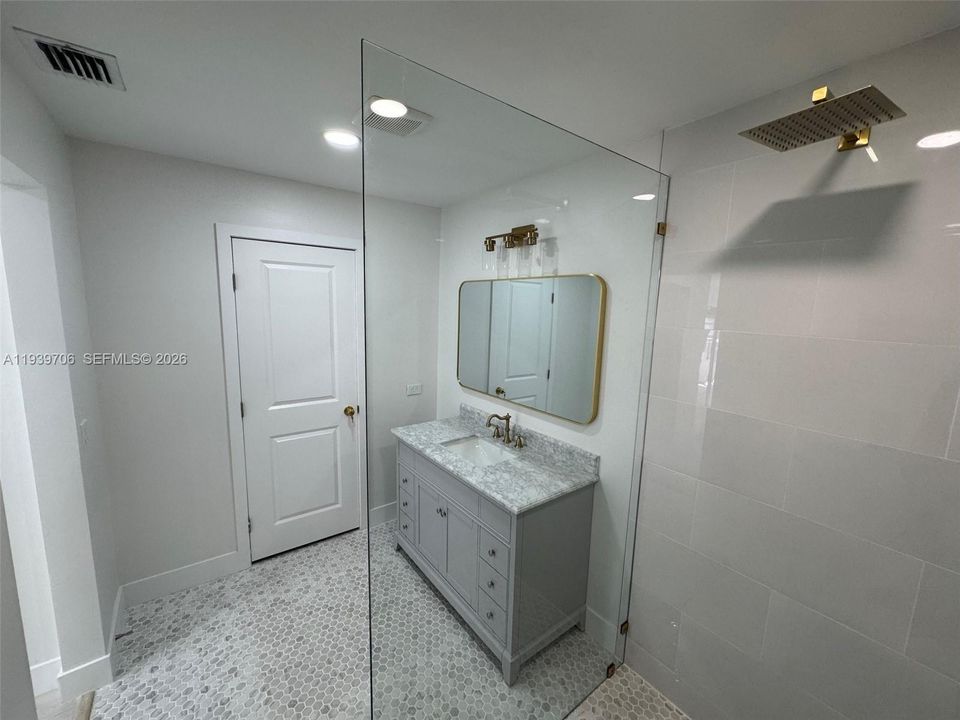 En Venta: $429,990 (3 camas, 2 baños, 1694 Pies cuadrados)