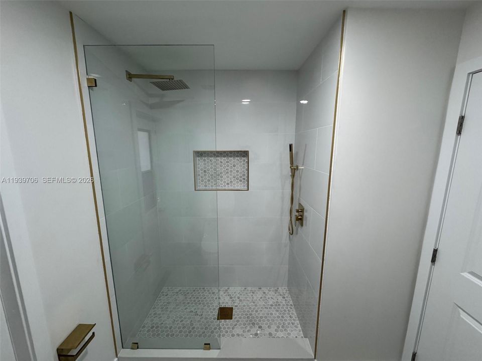 En Venta: $429,990 (3 camas, 2 baños, 1694 Pies cuadrados)