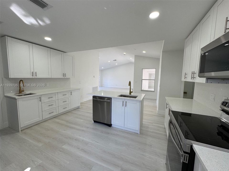 En Venta: $429,990 (3 camas, 2 baños, 1694 Pies cuadrados)