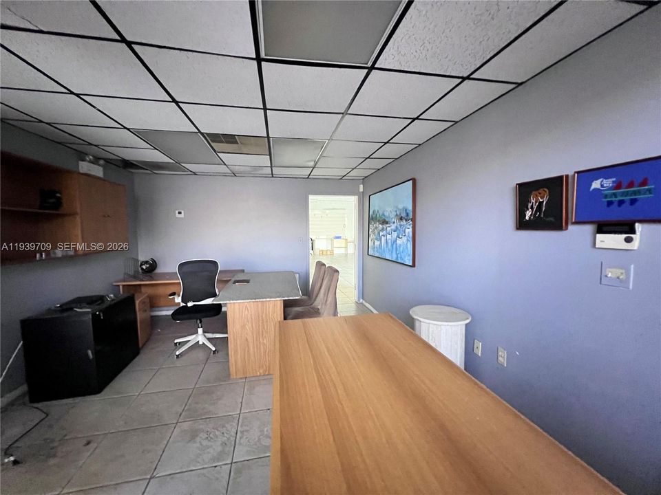 В аренду: $3,500 (0 спален, 0 ванн, 0 Квадратных фут)