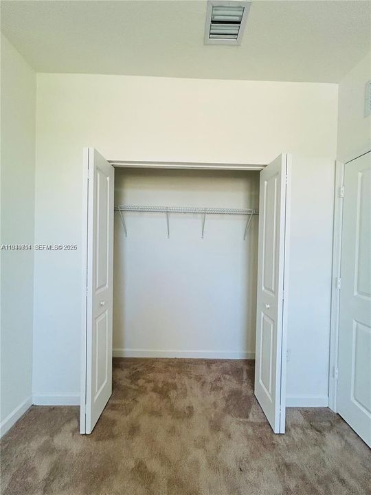 В аренду: $2,550 (3 спален, 2 ванн, 1827 Квадратных фут)