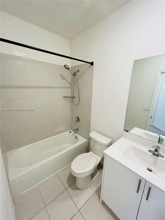 В аренду: $2,550 (3 спален, 2 ванн, 1827 Квадратных фут)