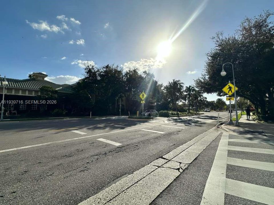 En Venta: $305,000 (1 camas, 1 baños, 784 Pies cuadrados)