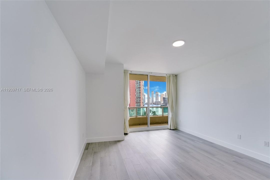 For Rent: $5,500 (3 beds, 3 baths, 1650 Square Feet)