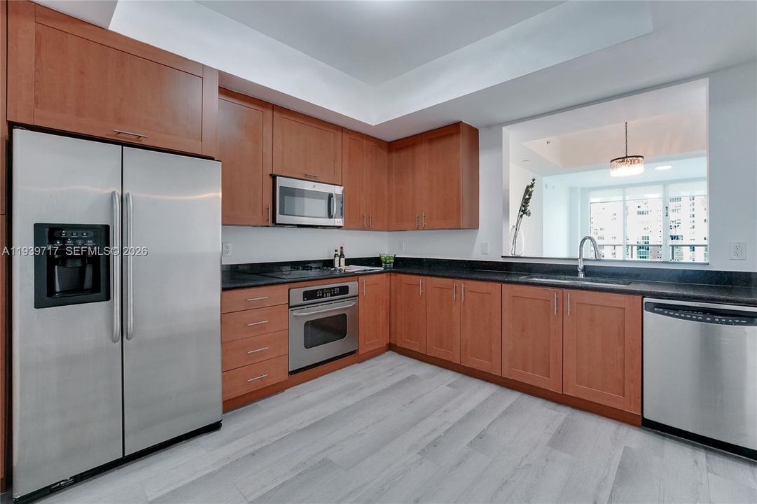 For Rent: $5,500 (3 beds, 3 baths, 1650 Square Feet)