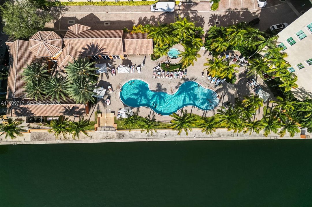 For Rent: $5,500 (3 beds, 3 baths, 1650 Square Feet)