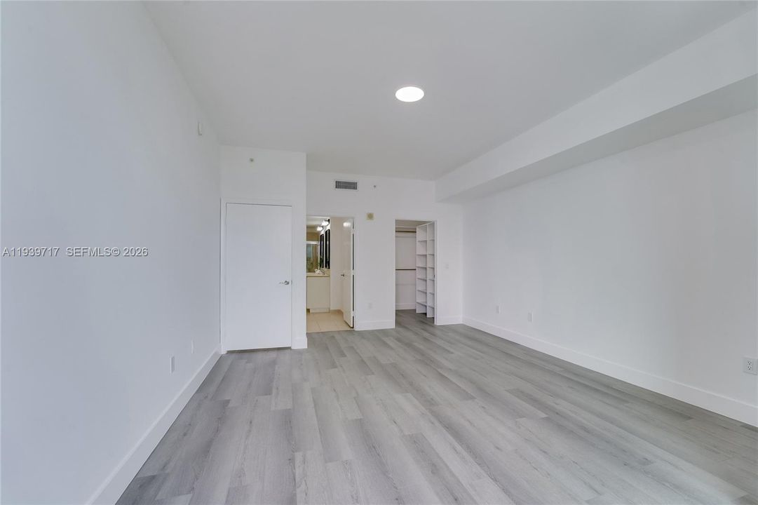 For Rent: $5,500 (3 beds, 3 baths, 1650 Square Feet)