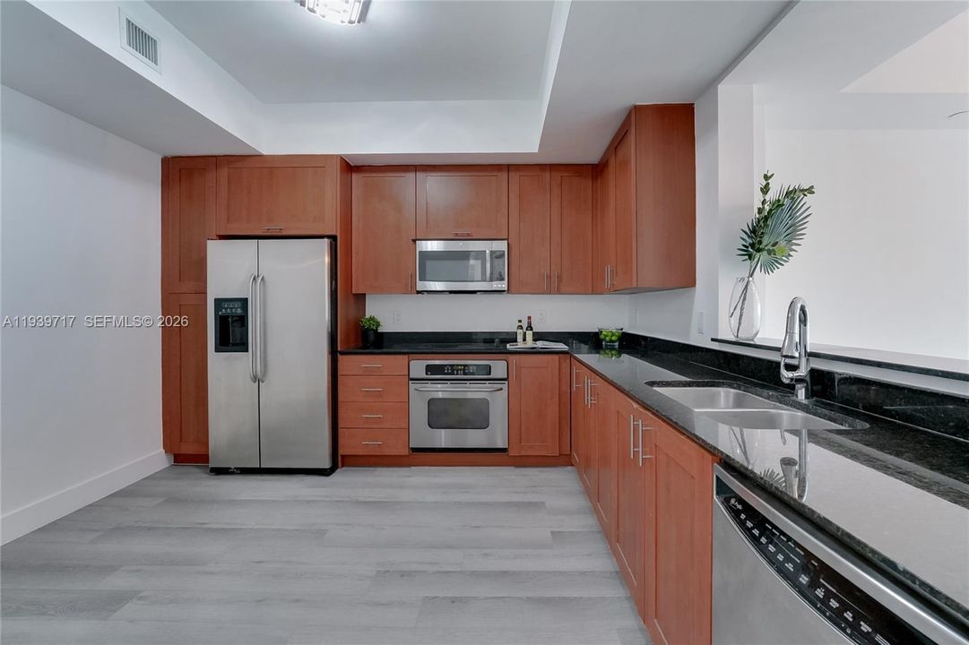 For Rent: $5,500 (3 beds, 3 baths, 1650 Square Feet)