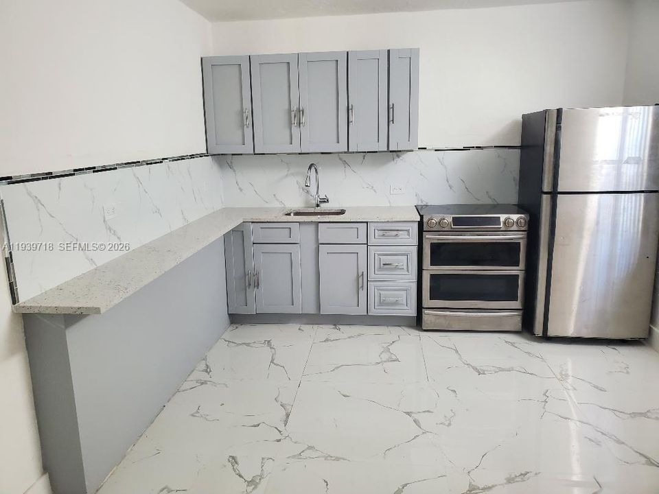 待售: $515,000 (4 贝兹, 2 浴室, 1309 平方英尺)