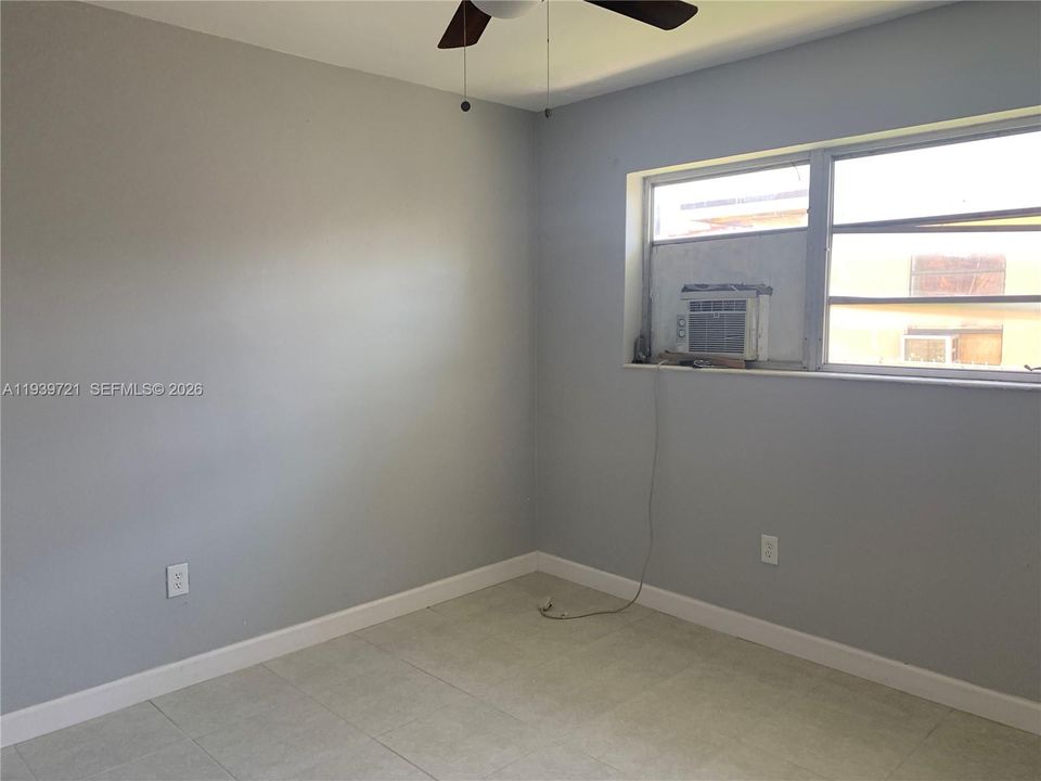 For Rent: $2,795 (3 beds, 2 baths, 950 Square Feet)