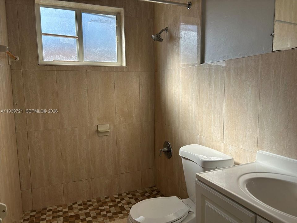 For Rent: $2,795 (3 beds, 2 baths, 950 Square Feet)