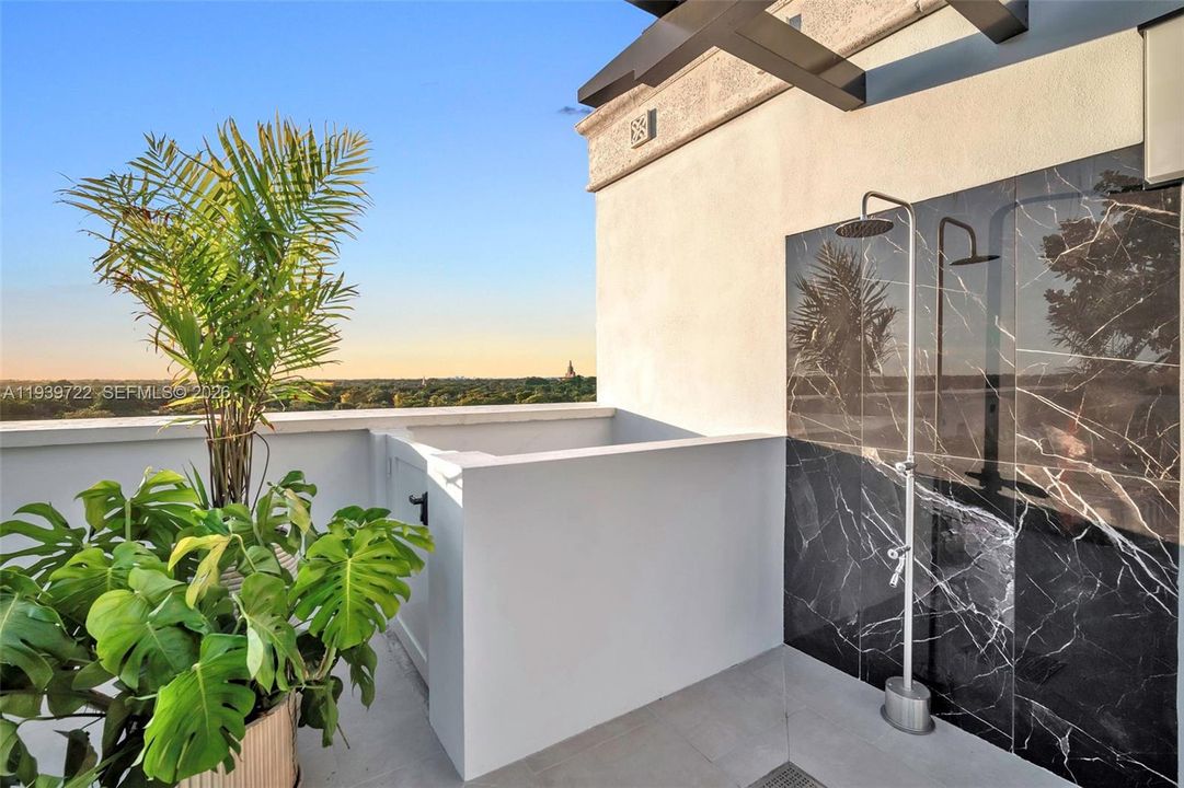 For Sale: $1,380,000 (2 beds, 1 baths, 0 Square Feet)