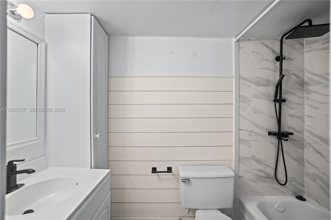 For Sale: $229,000 (2 beds, 1 baths, 1100 Square Feet)