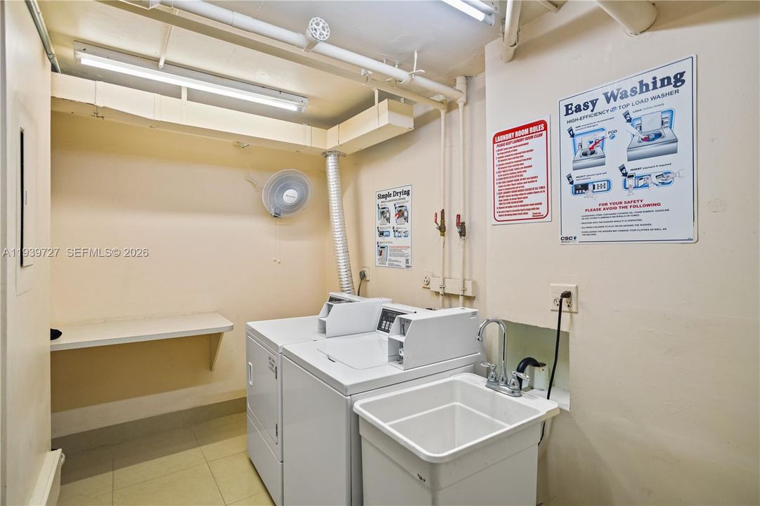 For Sale: $229,000 (2 beds, 1 baths, 1100 Square Feet)