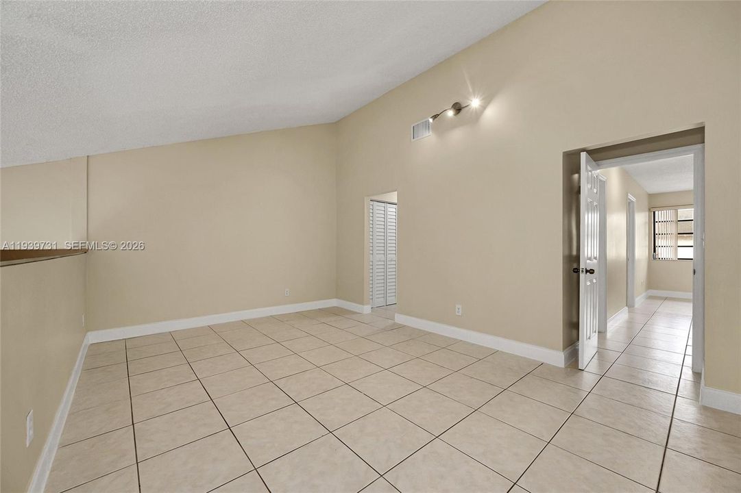 For Rent: $2,950 (3 beds, 2 baths, 1592 Square Feet)