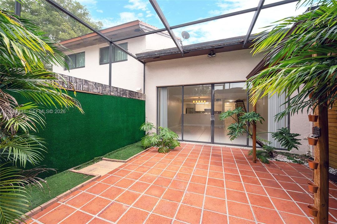 For Rent: $2,950 (3 beds, 2 baths, 1592 Square Feet)