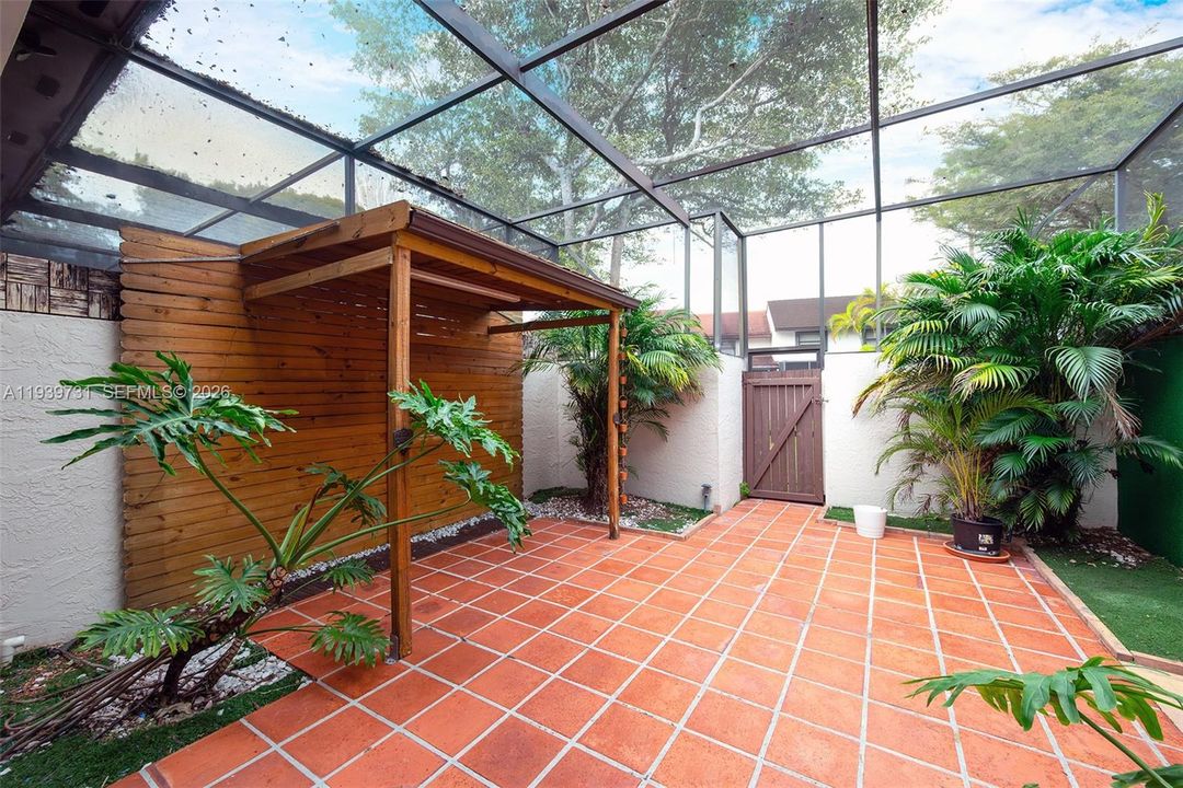 For Rent: $2,950 (3 beds, 2 baths, 1592 Square Feet)