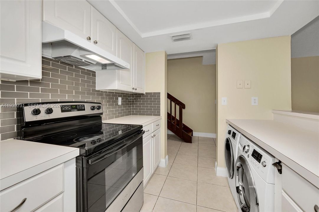 For Rent: $2,950 (3 beds, 2 baths, 1592 Square Feet)