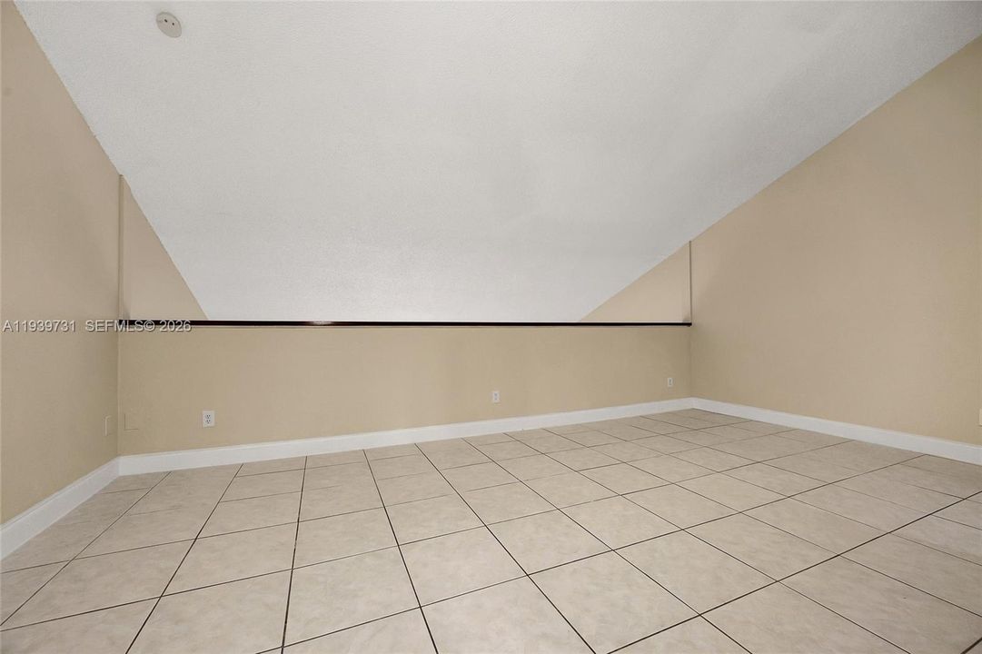 For Rent: $2,950 (3 beds, 2 baths, 1592 Square Feet)