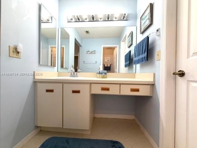 En Venta: $379,000 (3 camas, 2 baños, 1467 Pies cuadrados)