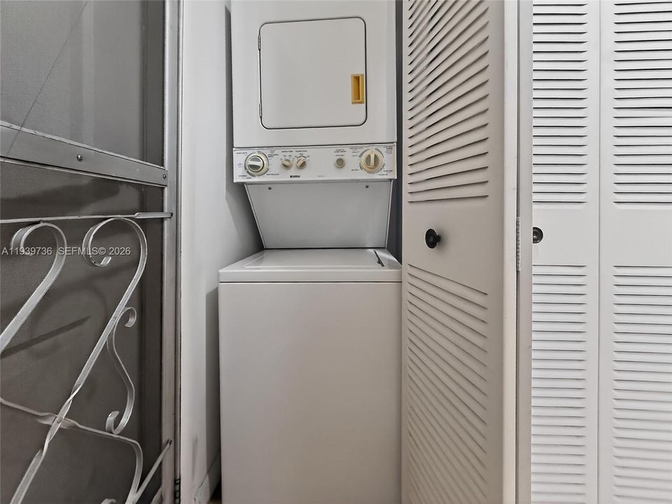 В аренду: $2,000 (2 спален, 2 ванн, 806 Квадратных фут)