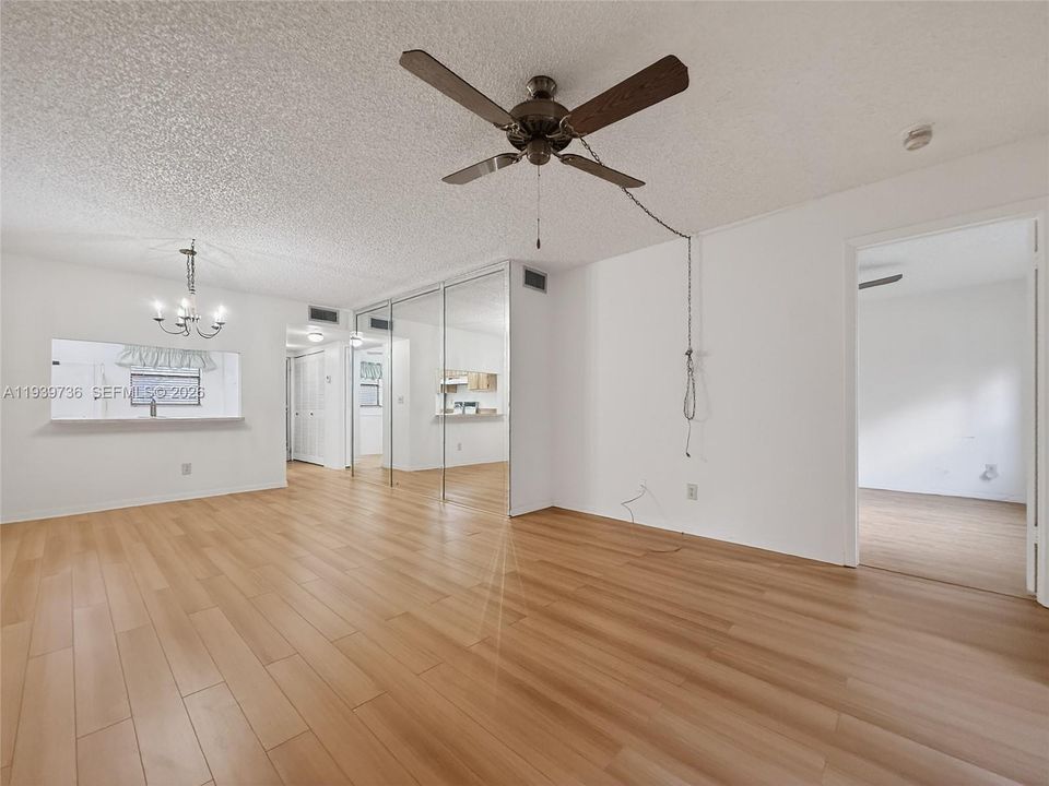 В аренду: $2,000 (2 спален, 2 ванн, 806 Квадратных фут)