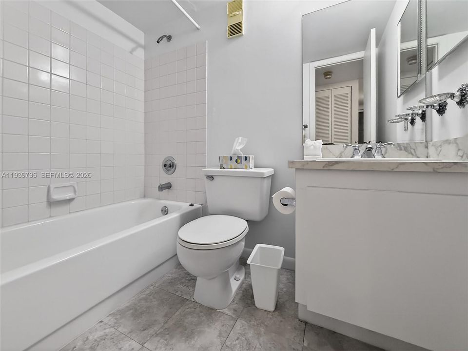 В аренду: $2,000 (2 спален, 2 ванн, 806 Квадратных фут)