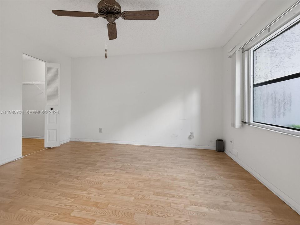 В аренду: $2,000 (2 спален, 2 ванн, 806 Квадратных фут)