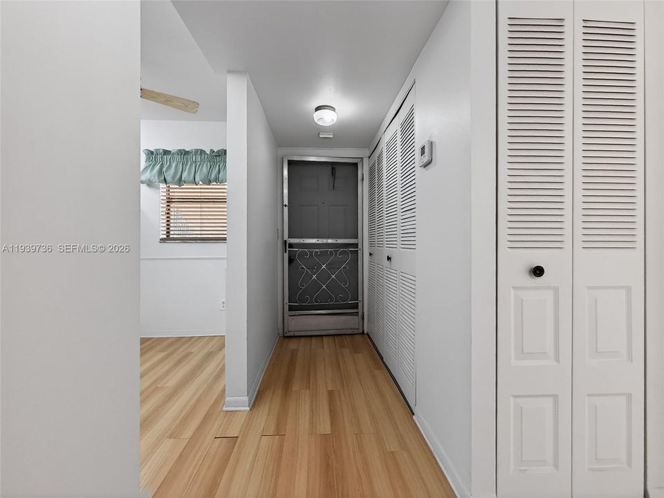 В аренду: $2,000 (2 спален, 2 ванн, 806 Квадратных фут)