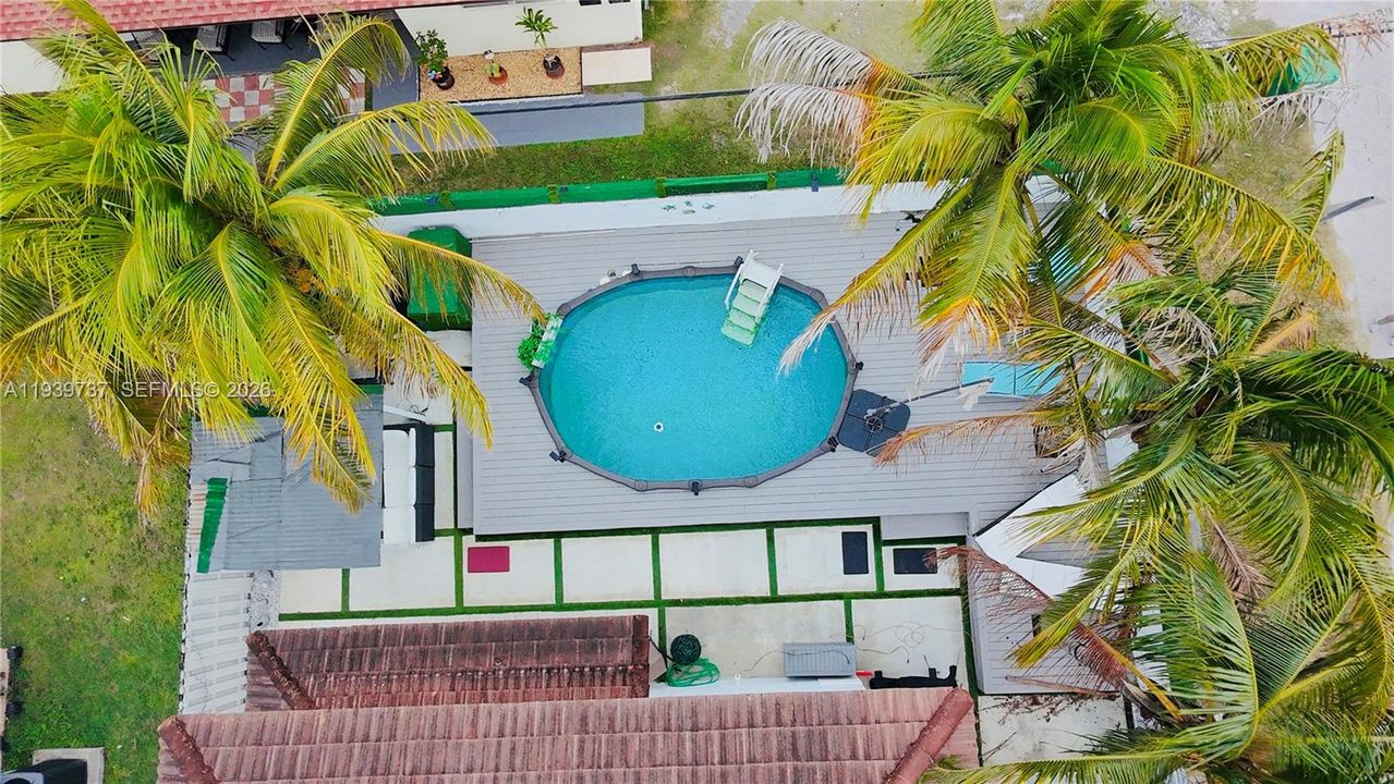 出租: $5,000 (4 贝兹, 3 浴室, 2210 平方英尺)