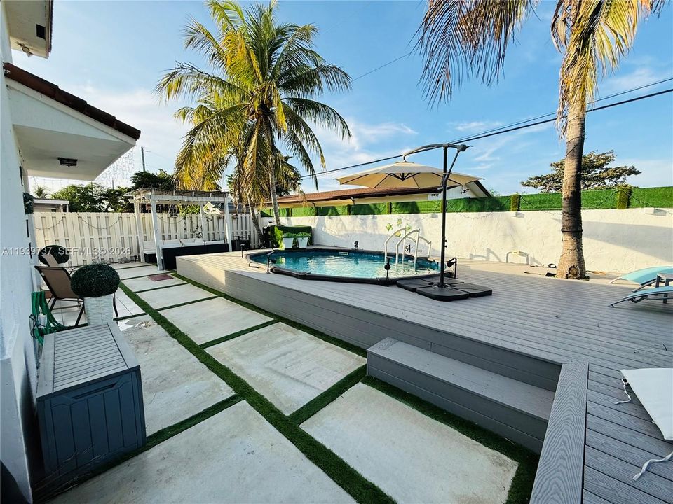 出租: $5,000 (4 贝兹, 3 浴室, 2210 平方英尺)