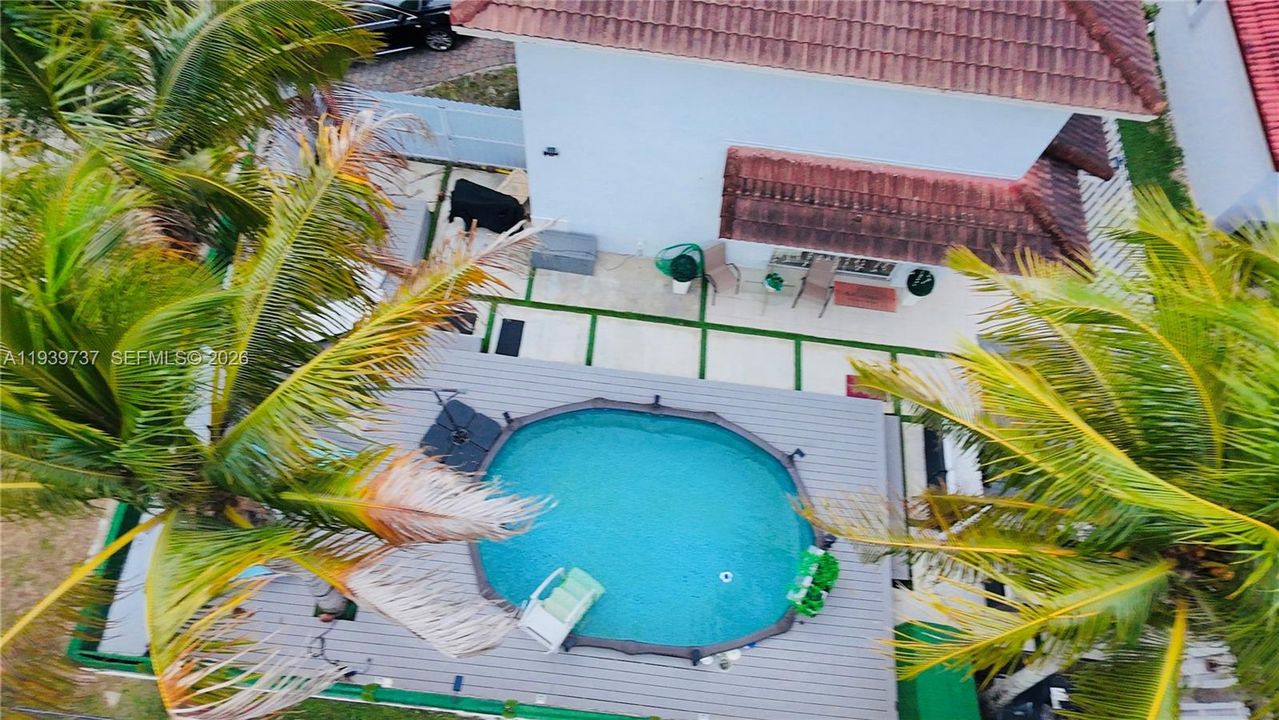 出租: $5,000 (4 贝兹, 3 浴室, 2210 平方英尺)