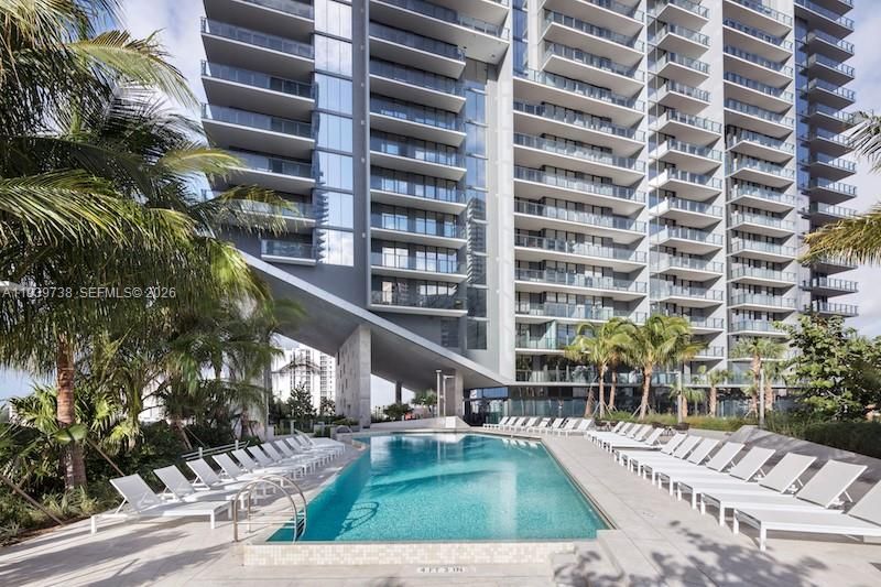 For Rent: $6,400 (2 beds, 2 baths, 1202 Square Feet)