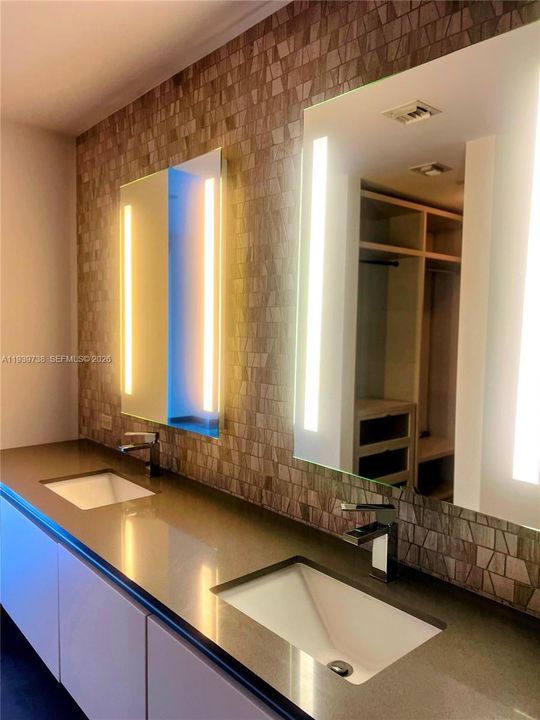 For Rent: $6,400 (2 beds, 2 baths, 1202 Square Feet)