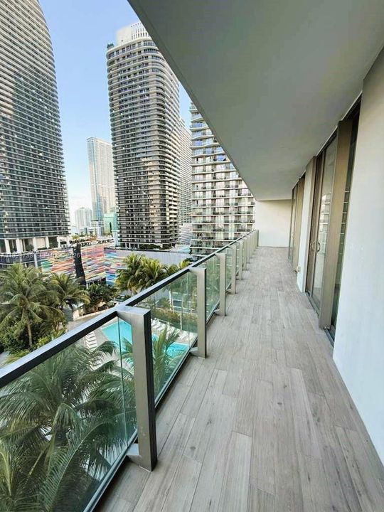 For Rent: $6,400 (2 beds, 2 baths, 1202 Square Feet)