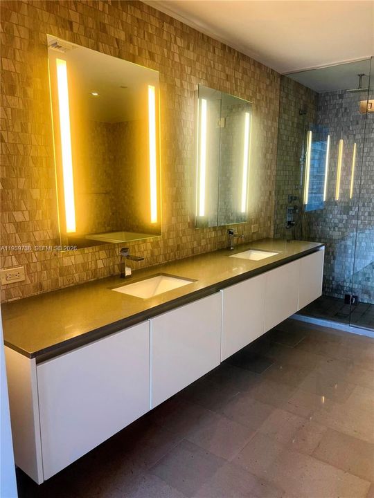 For Rent: $6,400 (2 beds, 2 baths, 1202 Square Feet)