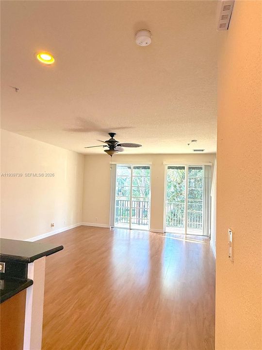 For Sale: $480,000 (3 beds, 3 baths, 1760 Square Feet)