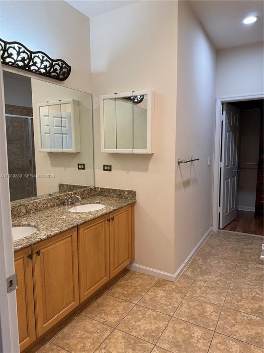 For Sale: $480,000 (3 beds, 3 baths, 1760 Square Feet)