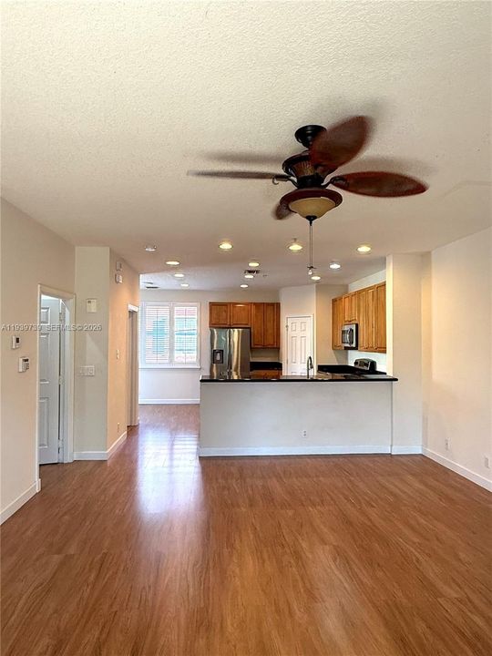 For Sale: $480,000 (3 beds, 3 baths, 1760 Square Feet)