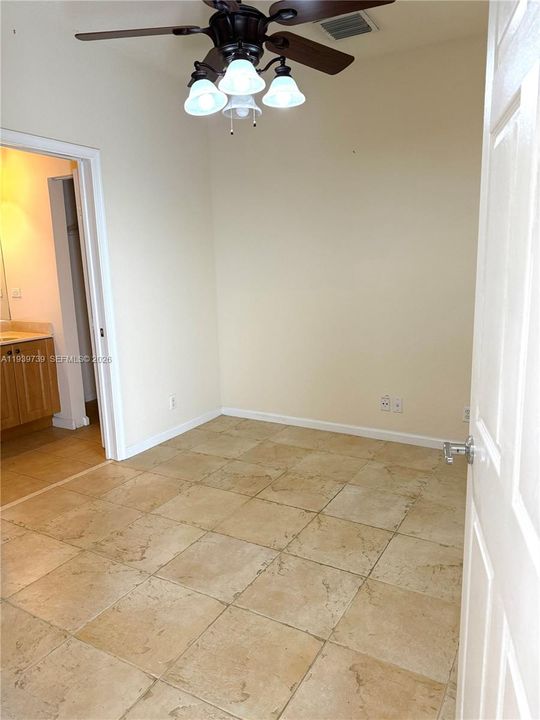 For Sale: $480,000 (3 beds, 3 baths, 1760 Square Feet)