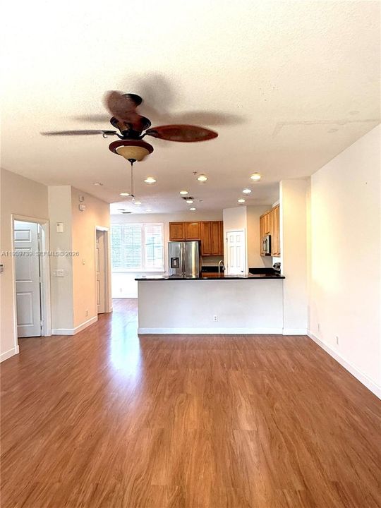 For Sale: $480,000 (3 beds, 3 baths, 1760 Square Feet)