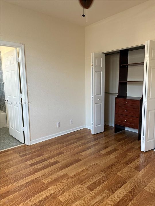 For Sale: $480,000 (3 beds, 3 baths, 1760 Square Feet)