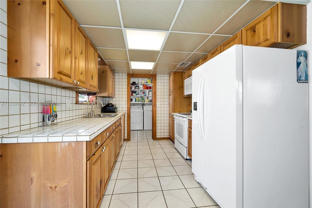 На продажу: $472,900 (3 спален, 1 ванн, 1056 Квадратных фут)