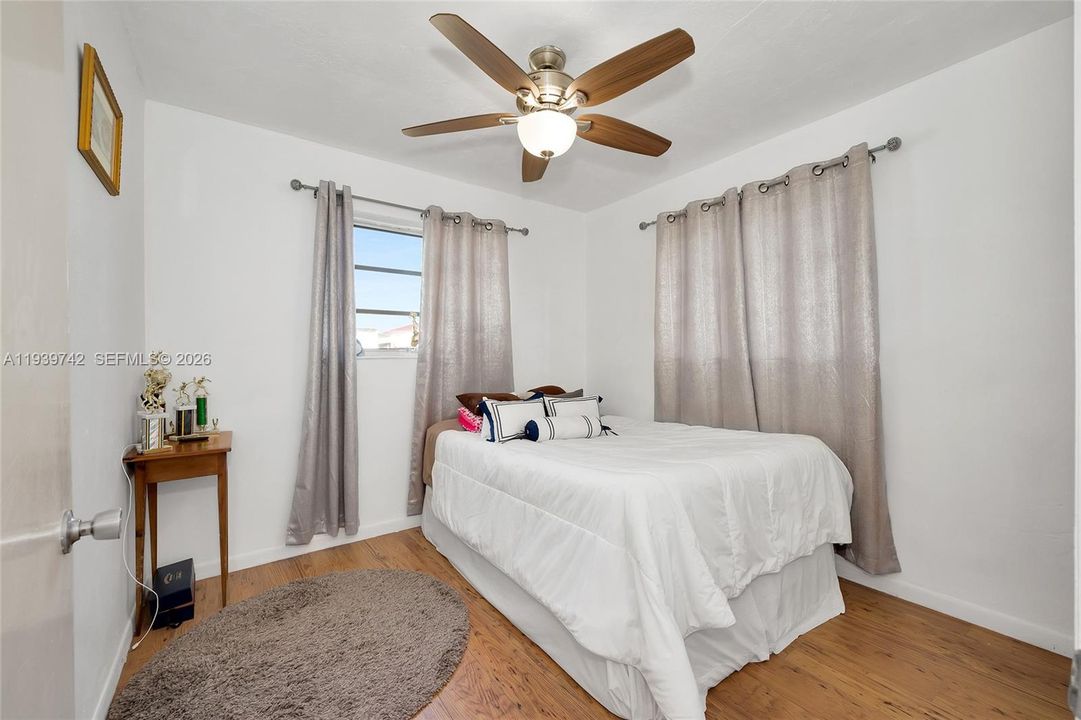 На продажу: $472,900 (3 спален, 1 ванн, 1056 Квадратных фут)