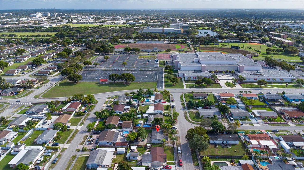 На продажу: $472,900 (3 спален, 1 ванн, 1056 Квадратных фут)