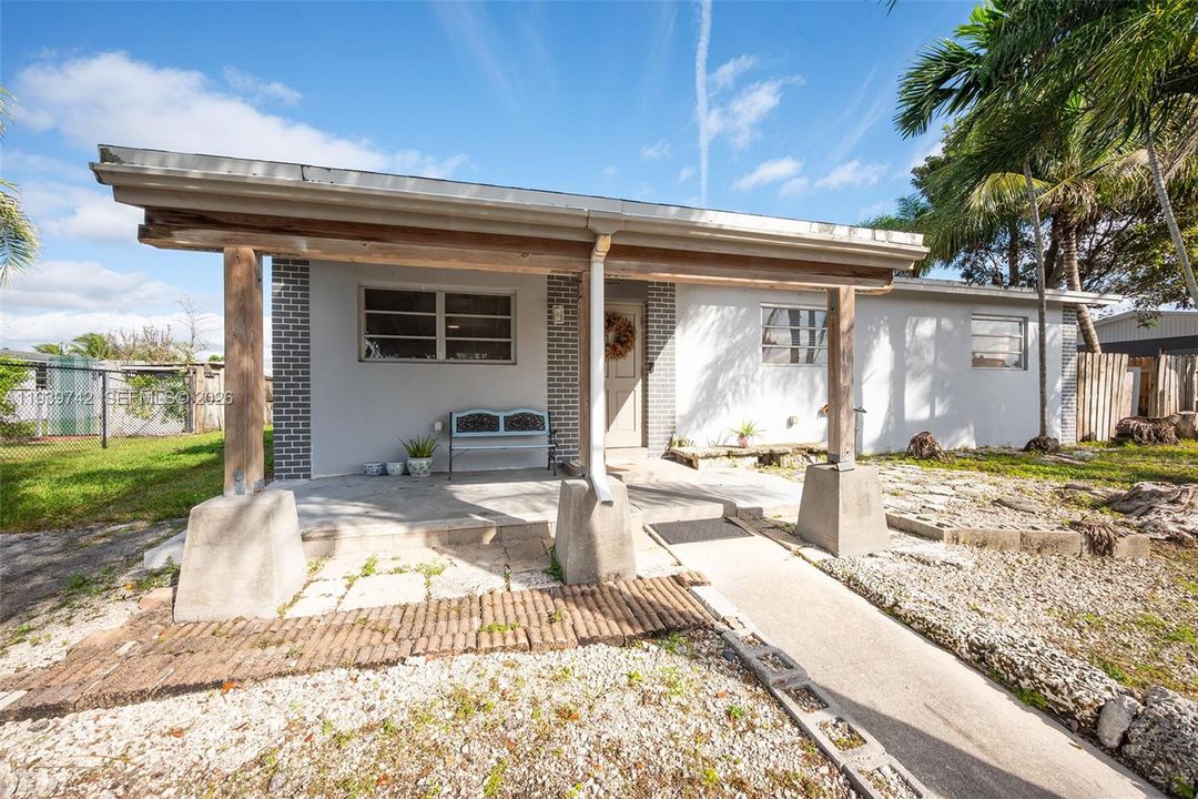 На продажу: $472,900 (3 спален, 1 ванн, 1056 Квадратных фут)