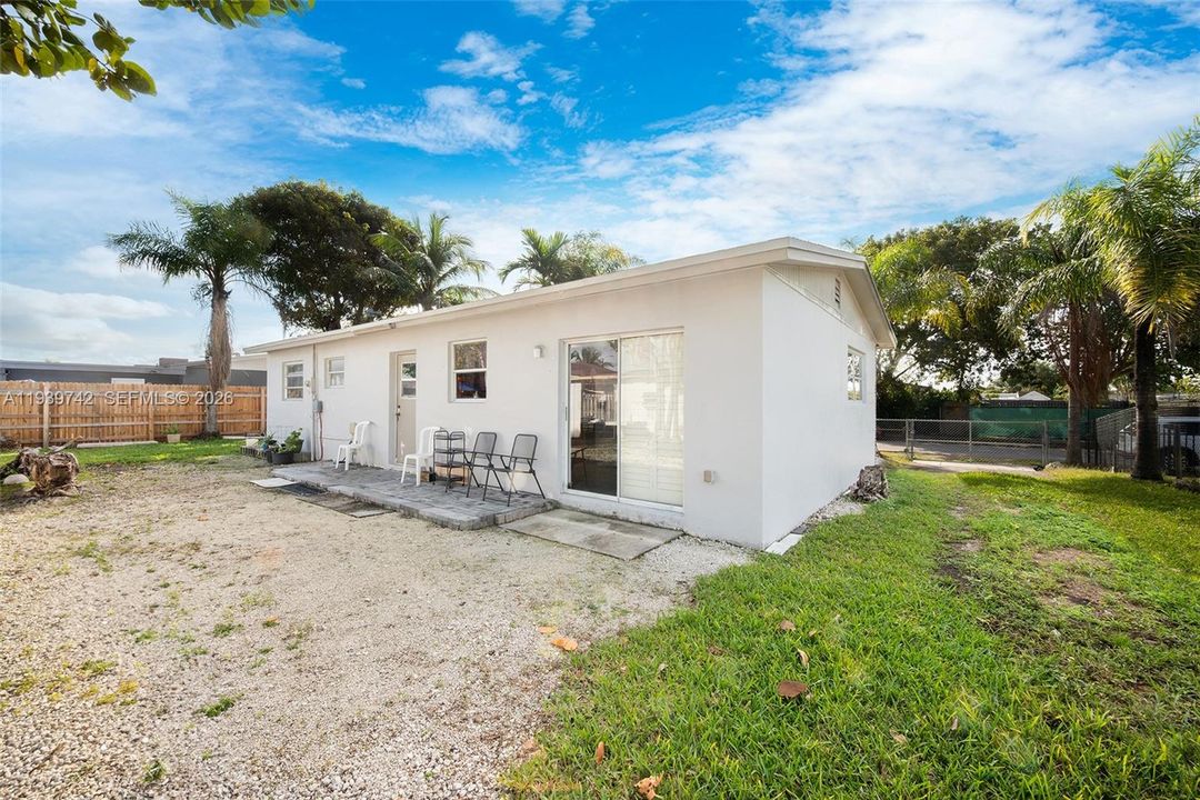 На продажу: $472,900 (3 спален, 1 ванн, 1056 Квадратных фут)